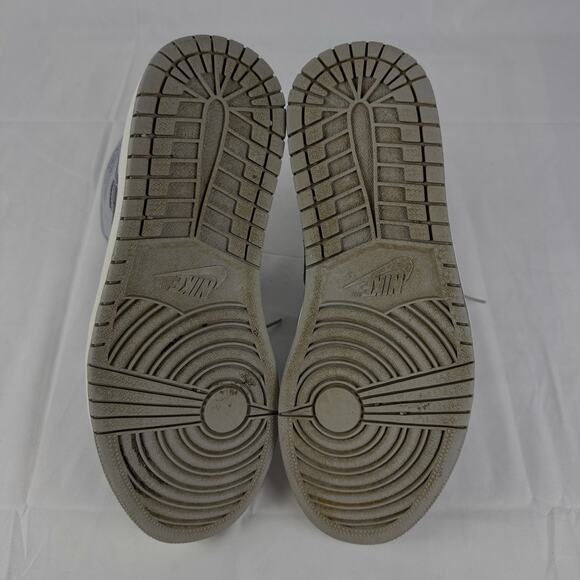 Nike Air Jordan 1 Mid Wolf Grey Men’s Size 8.5 Basketball Shoes Retro‎ OG - Picture 13 of 16